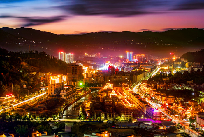 图为凤庆县城夜景_副本.jpg