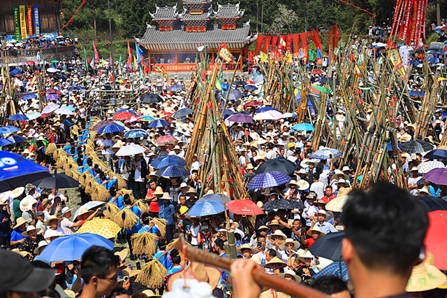 纪堂村芦笙节现场图片 (陆敏摄)_副本.jpg