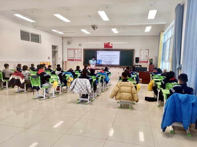 7.面向青少年开展铸牢中华民族共同体意识主题活动-克拉玛依市白碱滩区三平路街道振兴社区通讯员 陈奔 联系电话17339921180 单位审核人：刘祥贞_副本.jpg