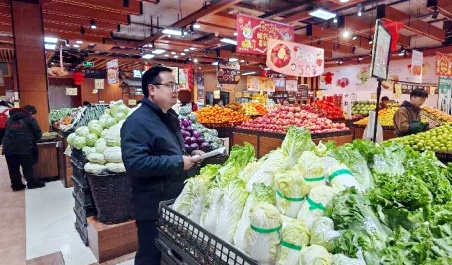 黎平县发展和改革局多措并举做好春节期间稳价保供工作_副本.jpg
