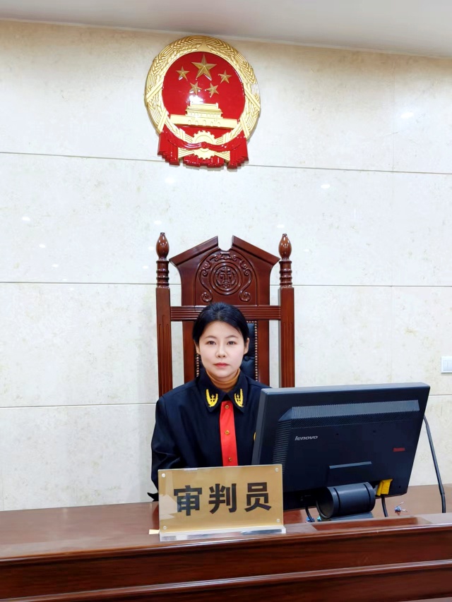 图1：郑州市中原区人民法院须水法庭庭长  李冬玮_副本.jpg