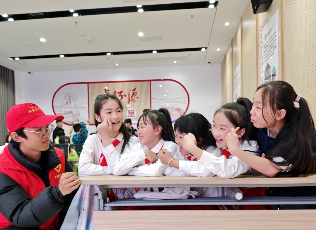 中建五局江西公司学雷锋志愿服务活动遍地开花