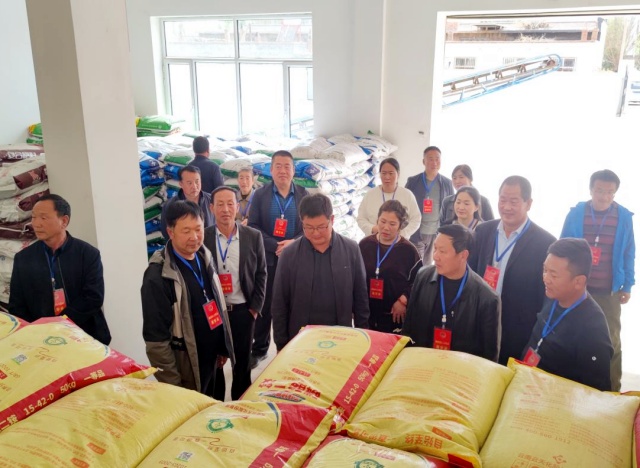 张掖市临泽县板桥镇人大：守护农资安全  助力春耕生产_副本.jpg