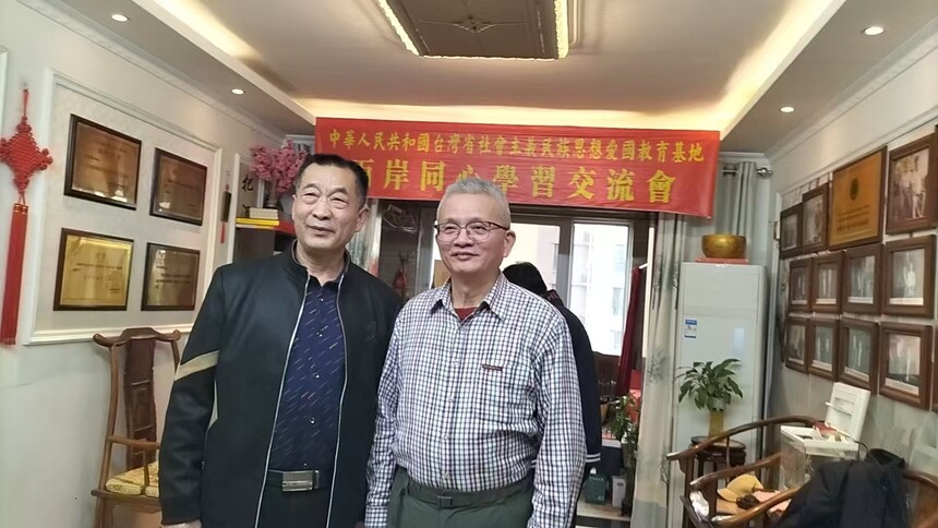 红9.jpg