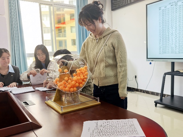 陕西宁陕县首批102套公租房摇号确定