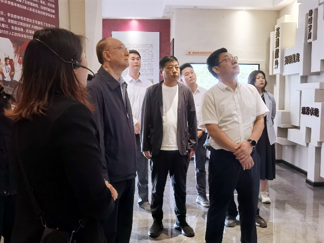 中国老促会到黄龙调研老区建设工作 (2)_副本.jpg